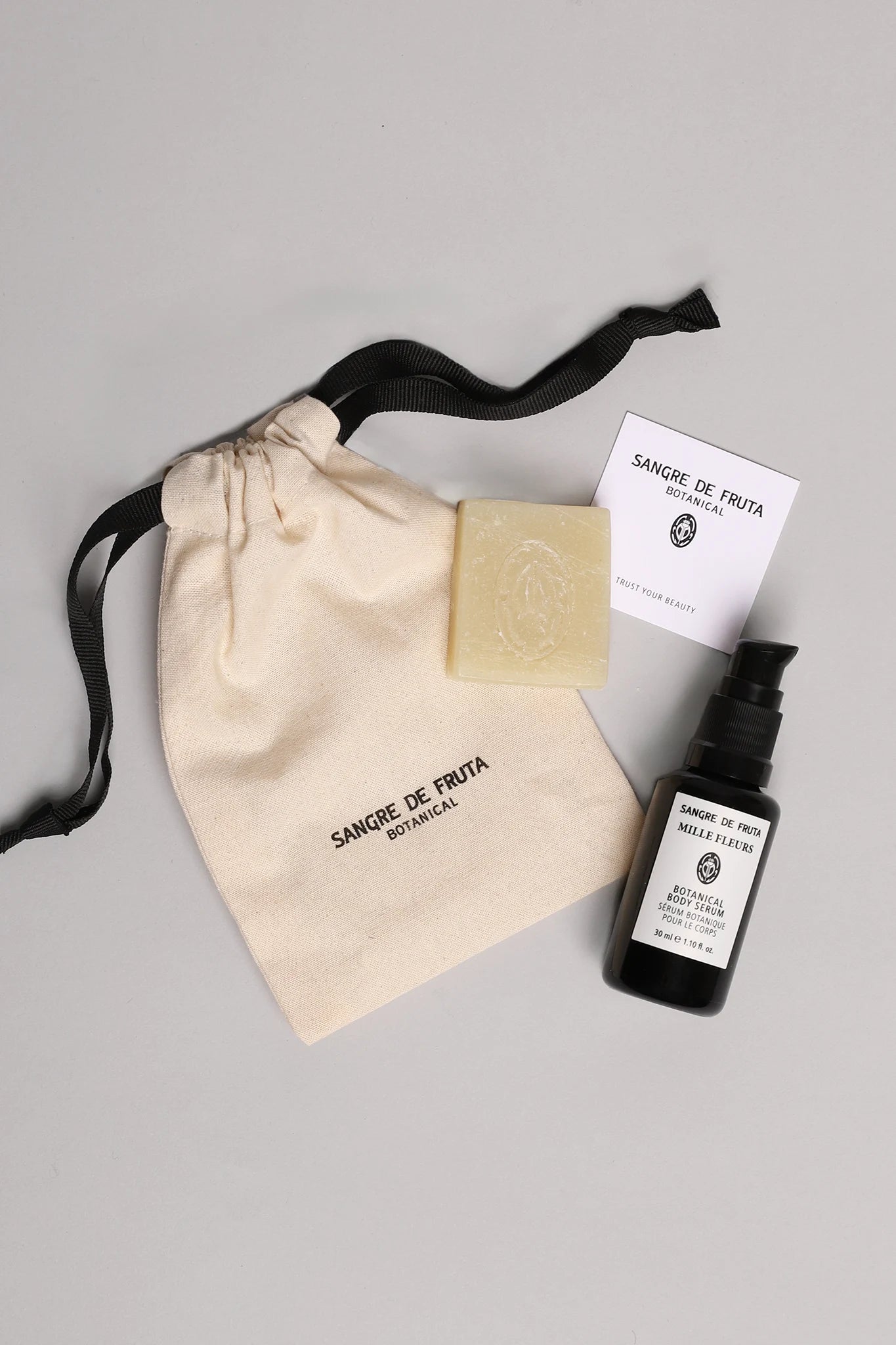 Mille Fleurs Holiday Kit Accessories Sangre De Fruta