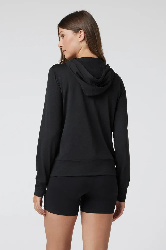 Halo Performance Hoodie Activewear Vuori