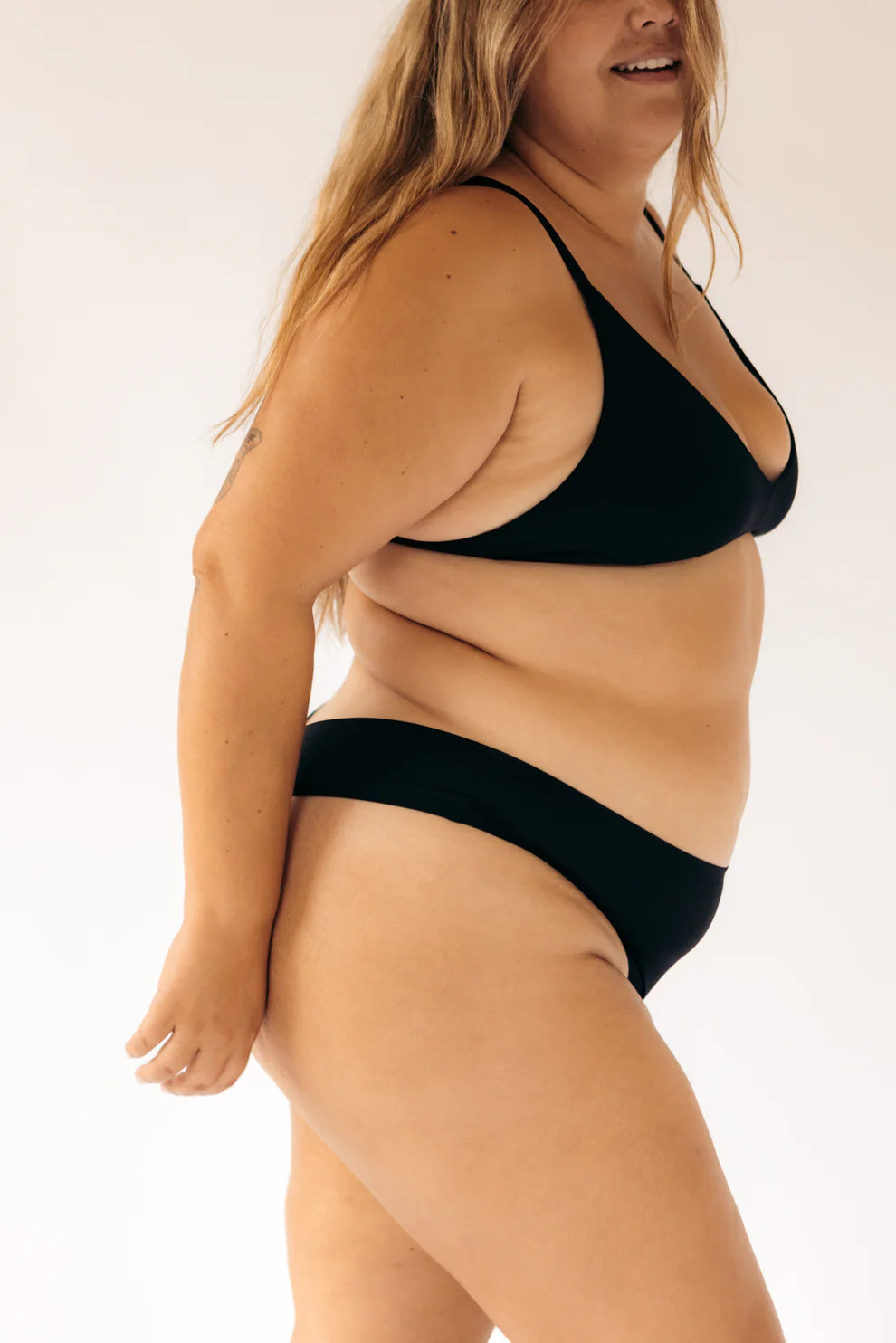 Seamless Low-Mid Rise Thong Intimates Huha