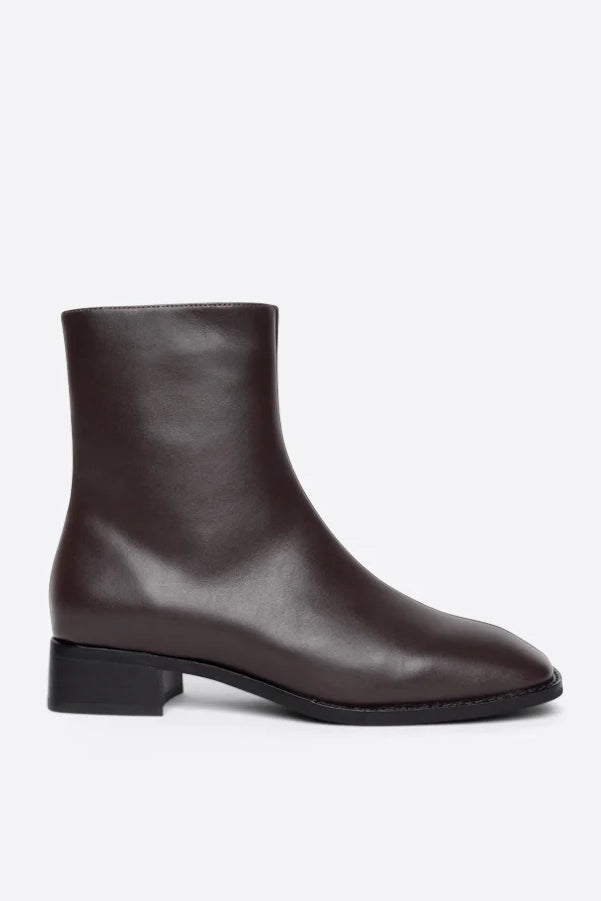 Tour Boot Footwear Intentionally Blank