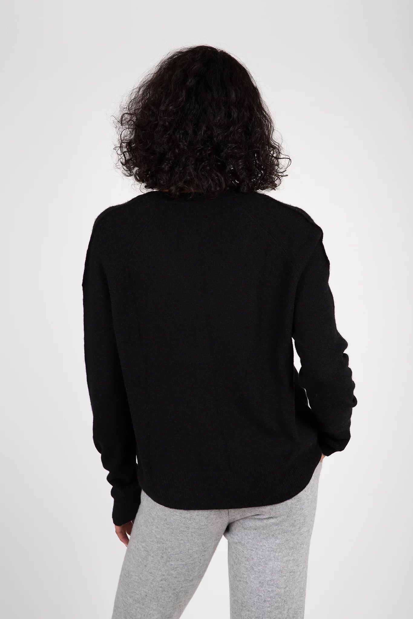 Sloane Cashmere V-Neck Sweaters &amp; Knits One Grey Day