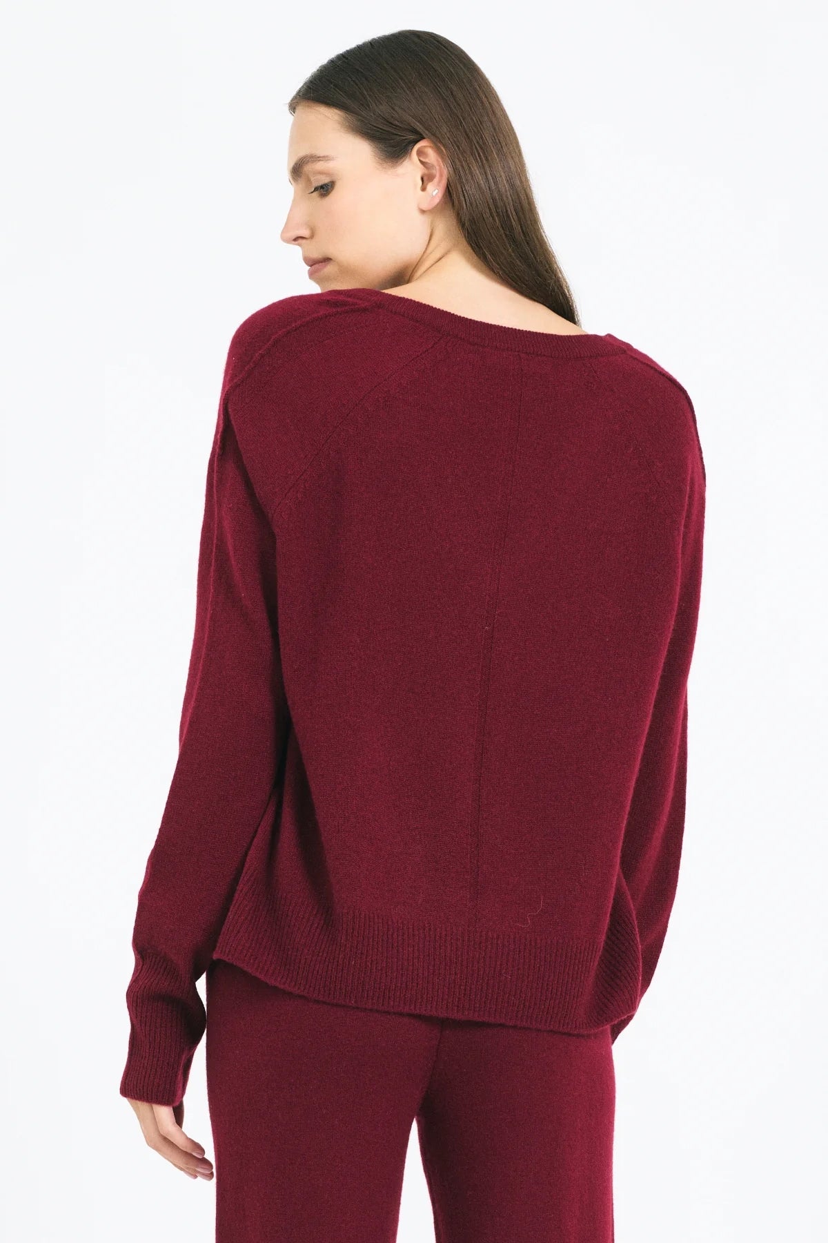 Sloane Cashmere V-Neck Sweaters &amp; Knits One Grey Day